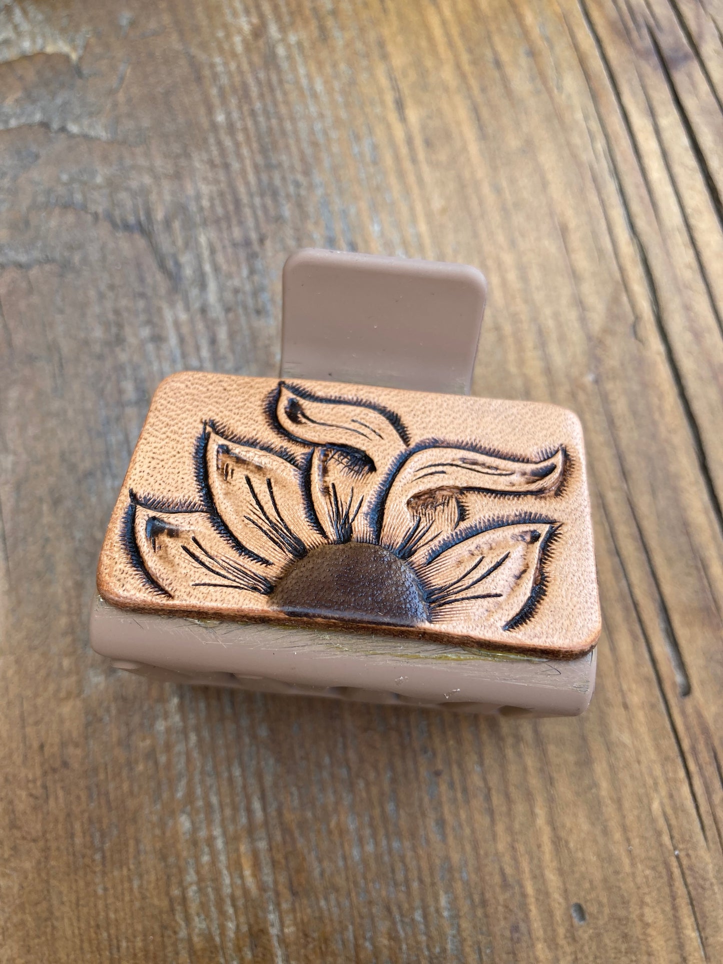 2” Hair clip/Claw with sunflowers