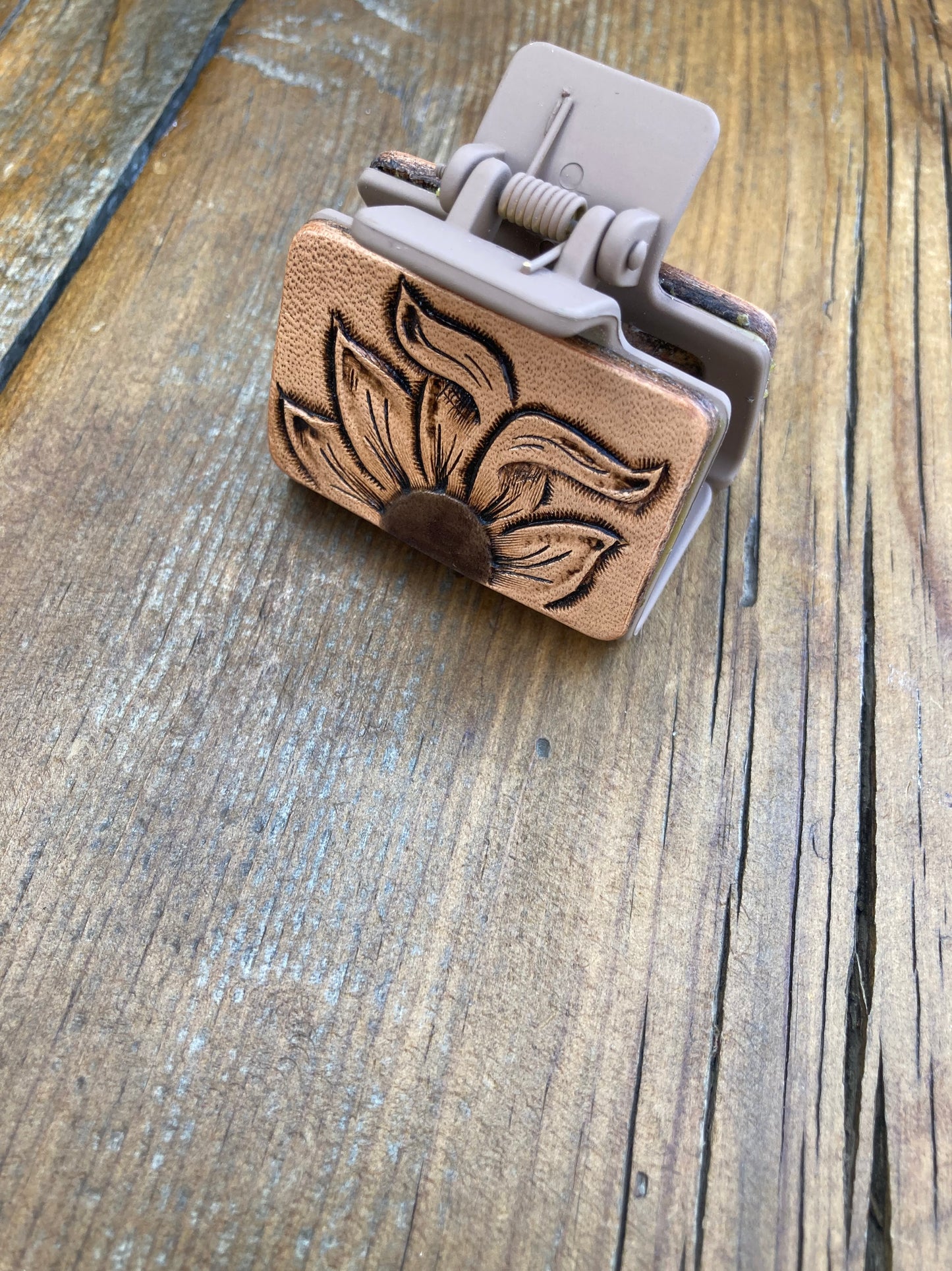 2” Hair clip/Claw with sunflowers