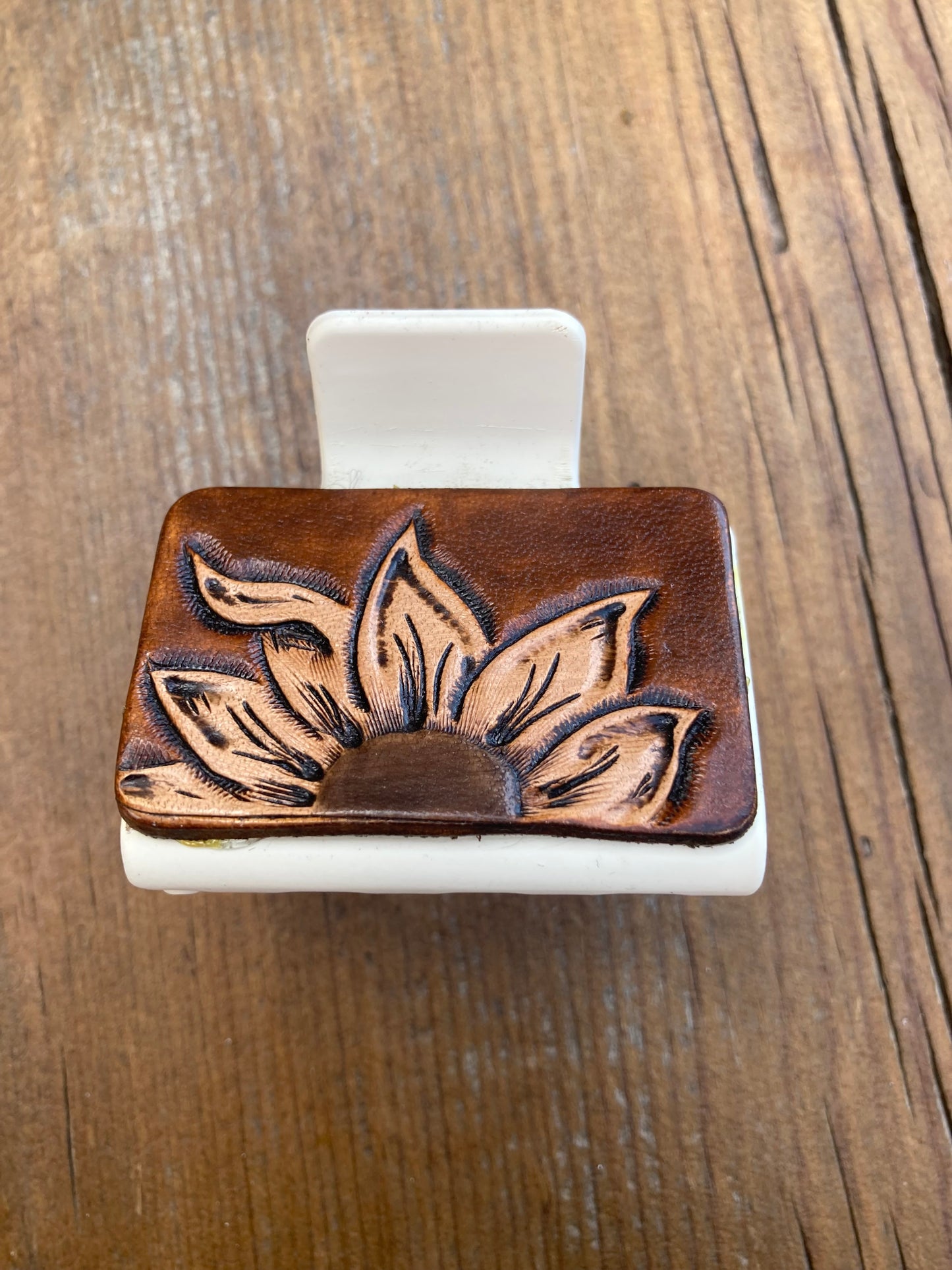 2” Hair clip/Claw clip brown with sunflower