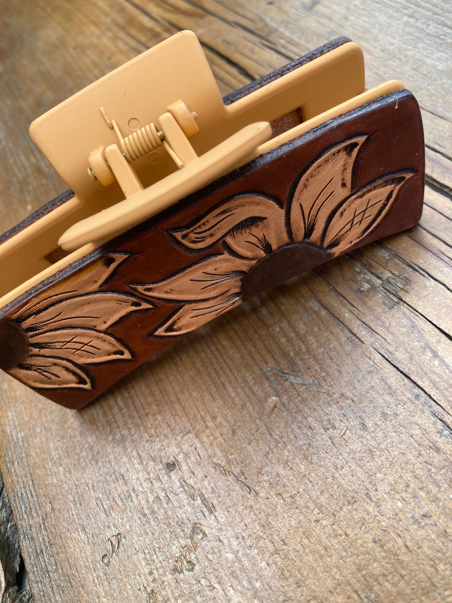 4” Hair clip/Claw clip brown with sunflower
