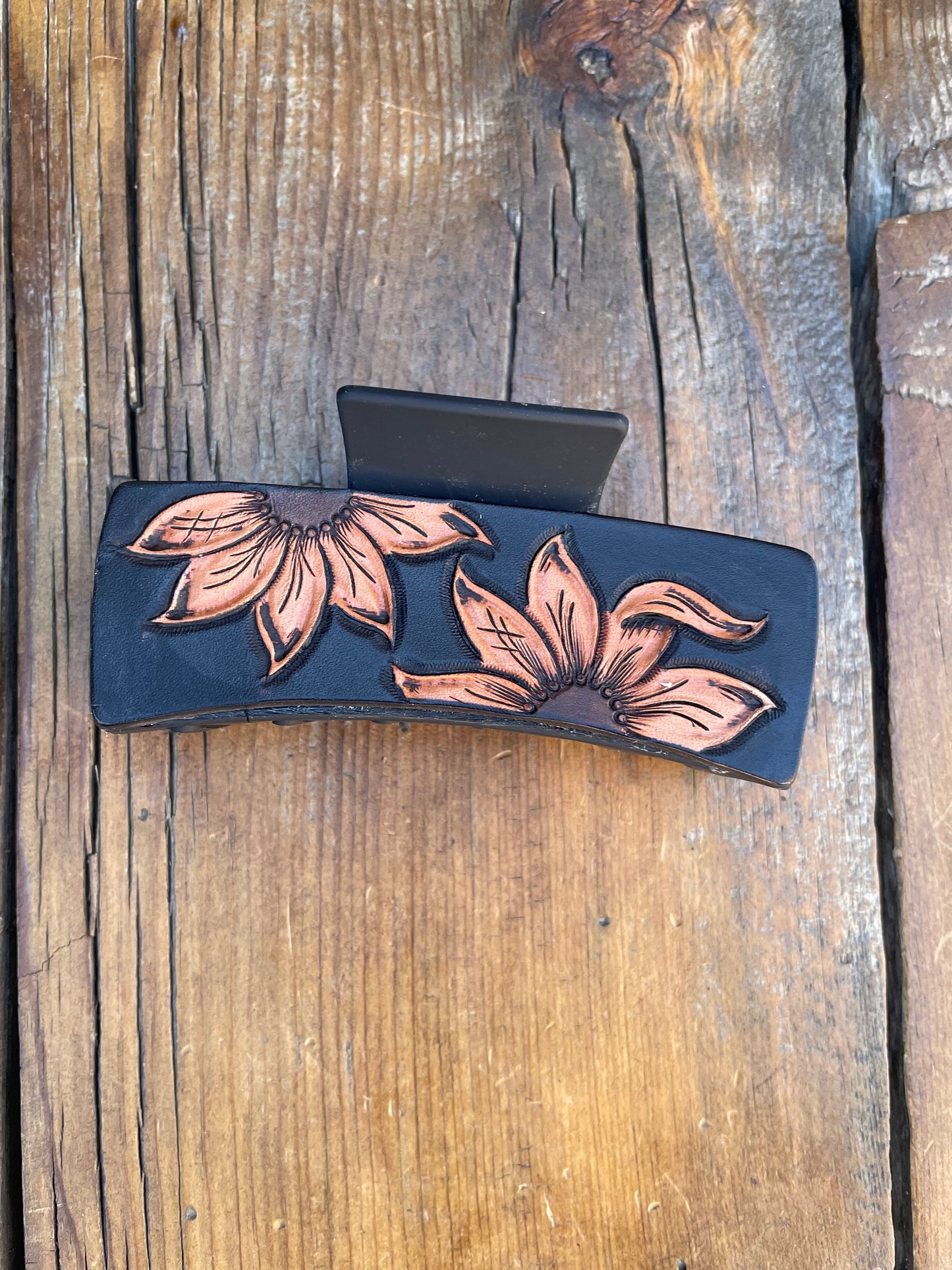 4” Hair clip/Claw clip black with sunflower