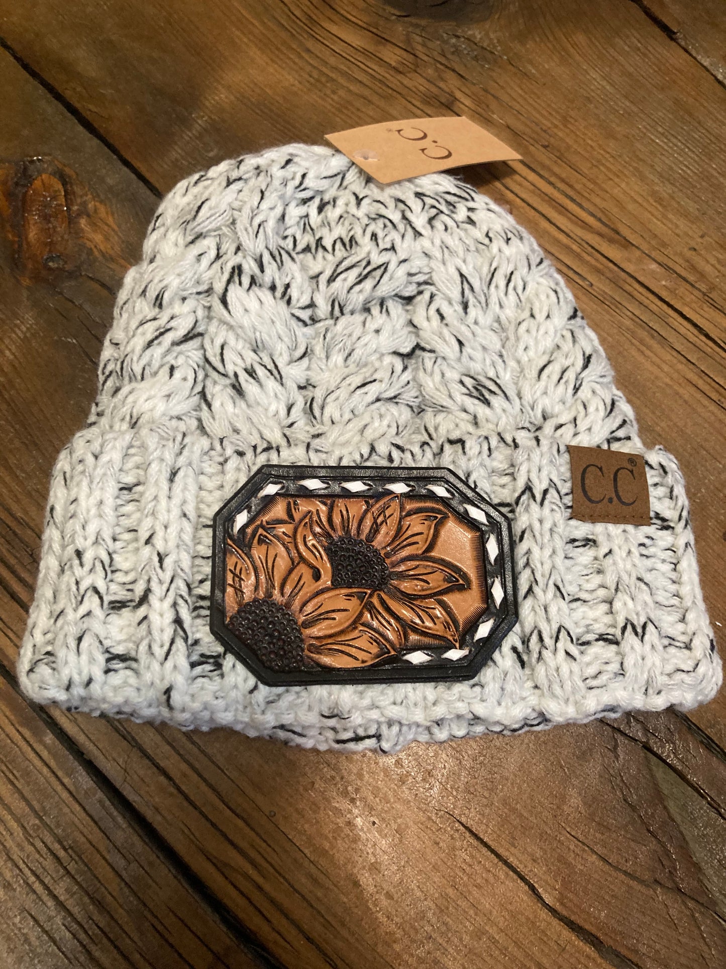 Beanie white & black with sunflowers & buck stitch