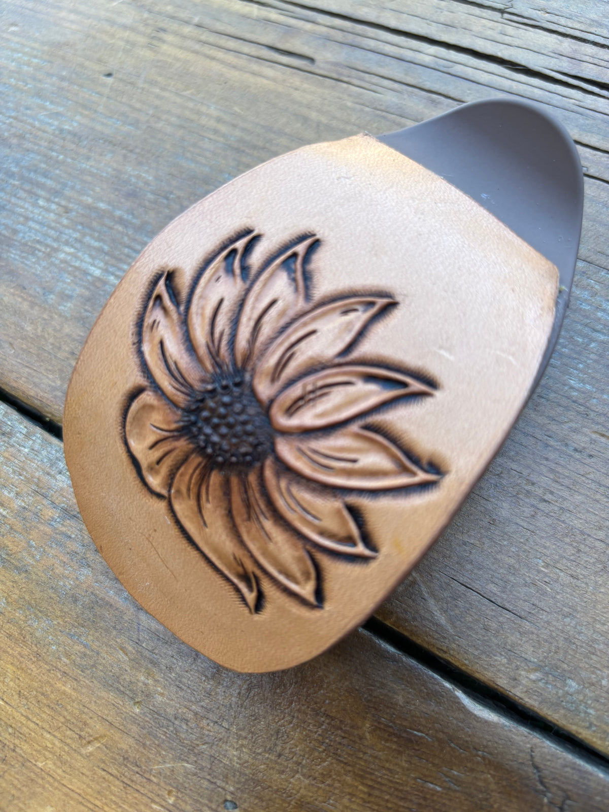 Oval claw clip single flower