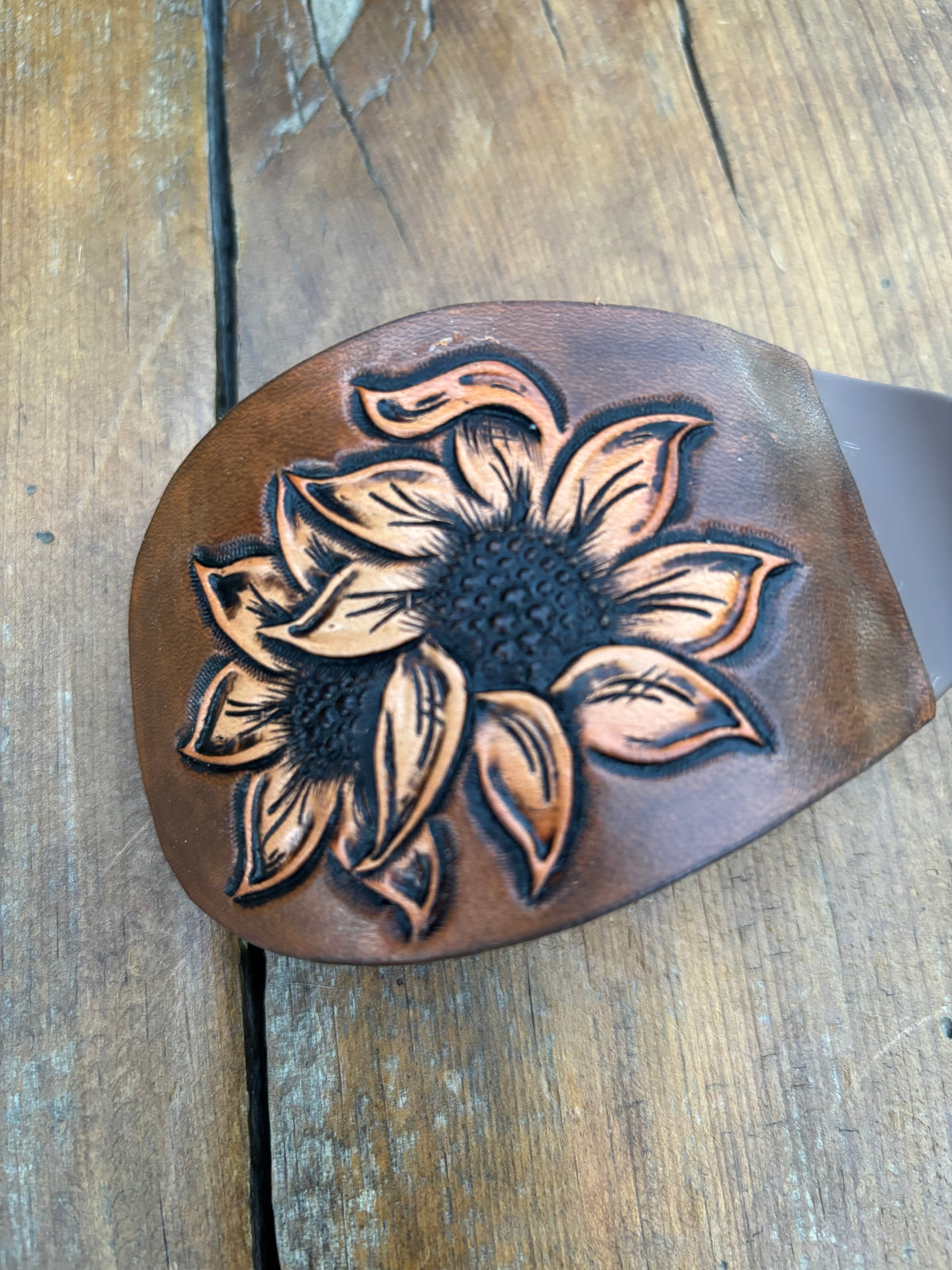 Oval claw clip brown background