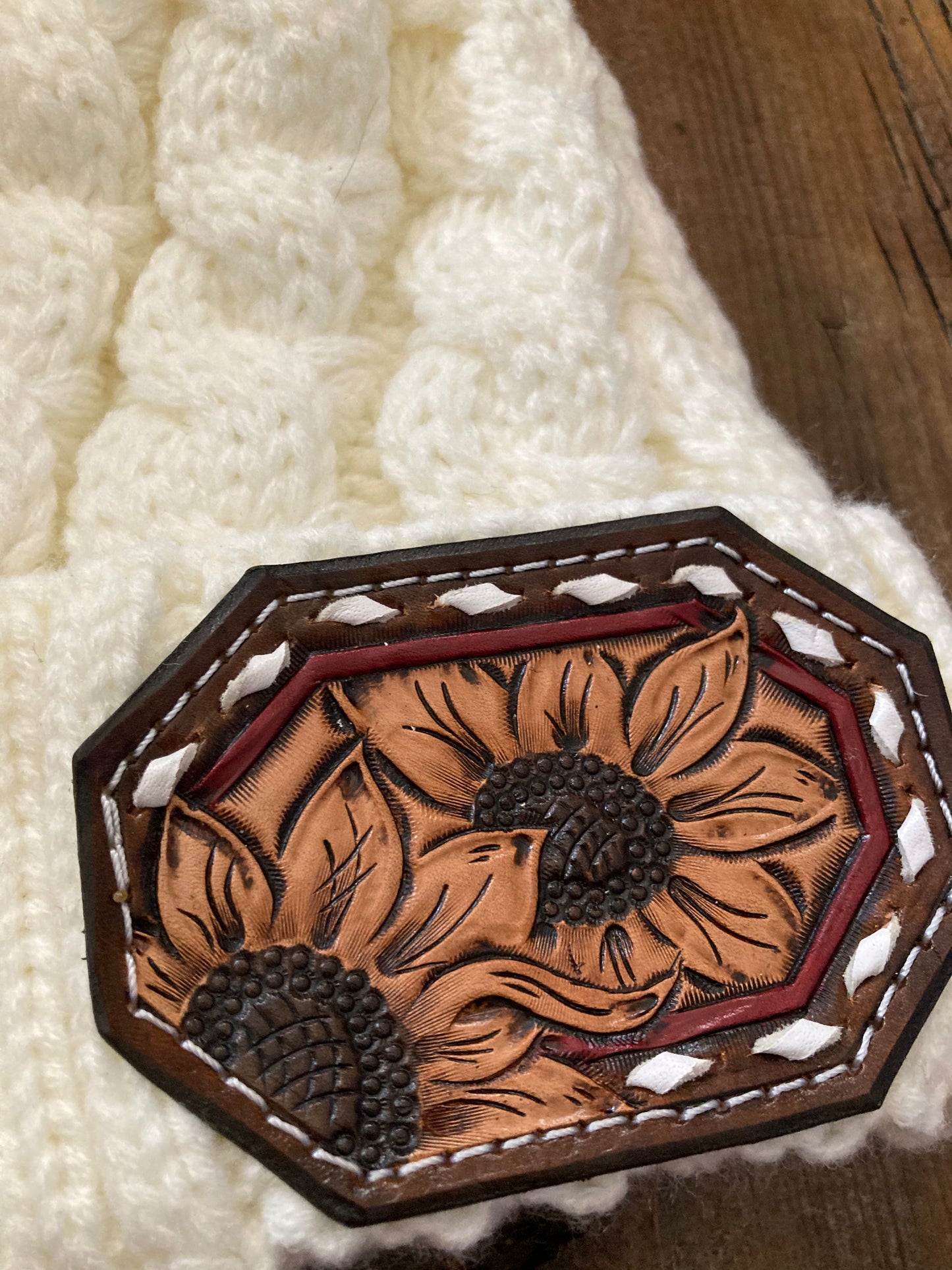 Beanie cream with sunflower leather patch