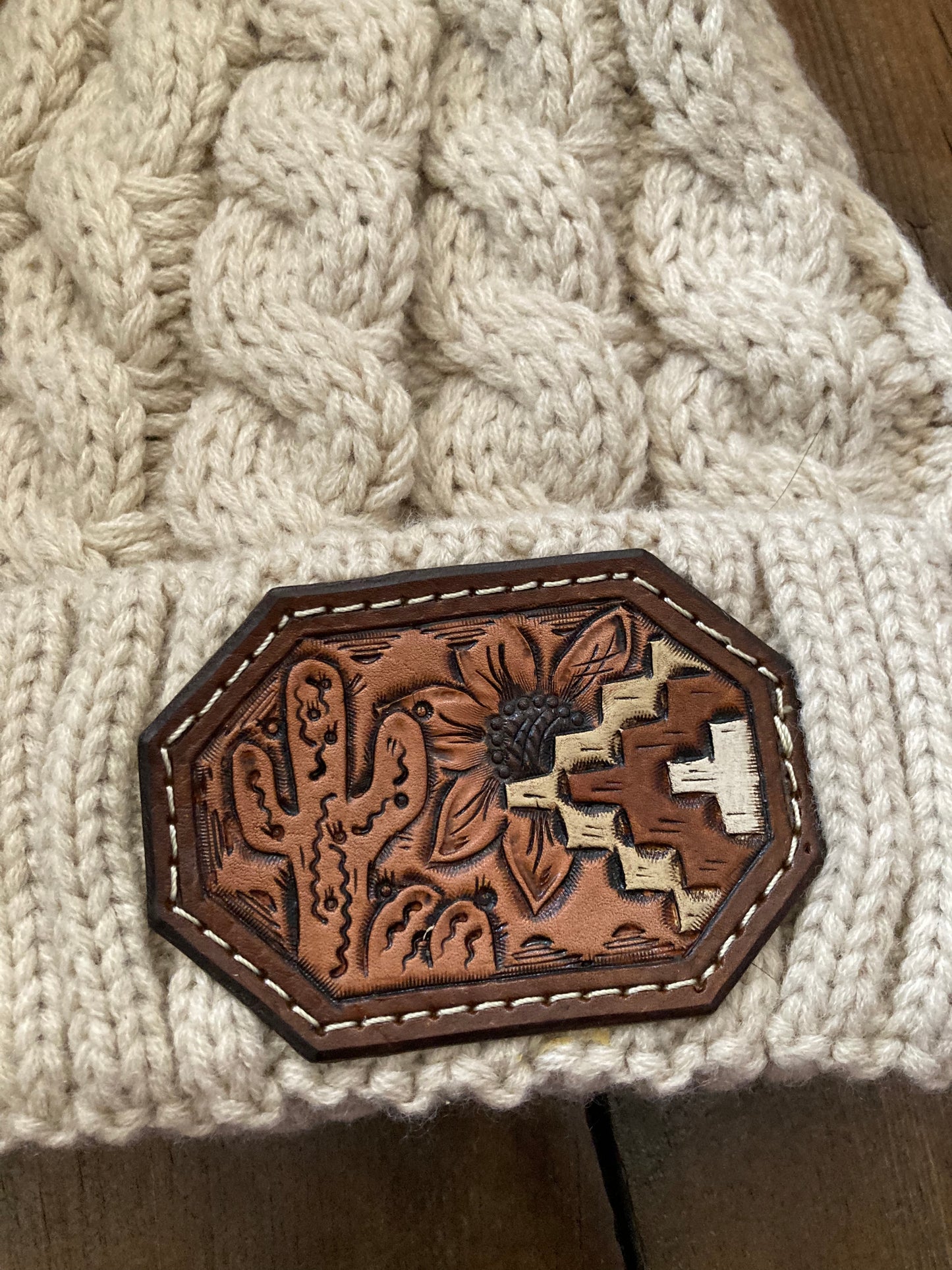 Beanie beige with cactus and sunflower leather patch