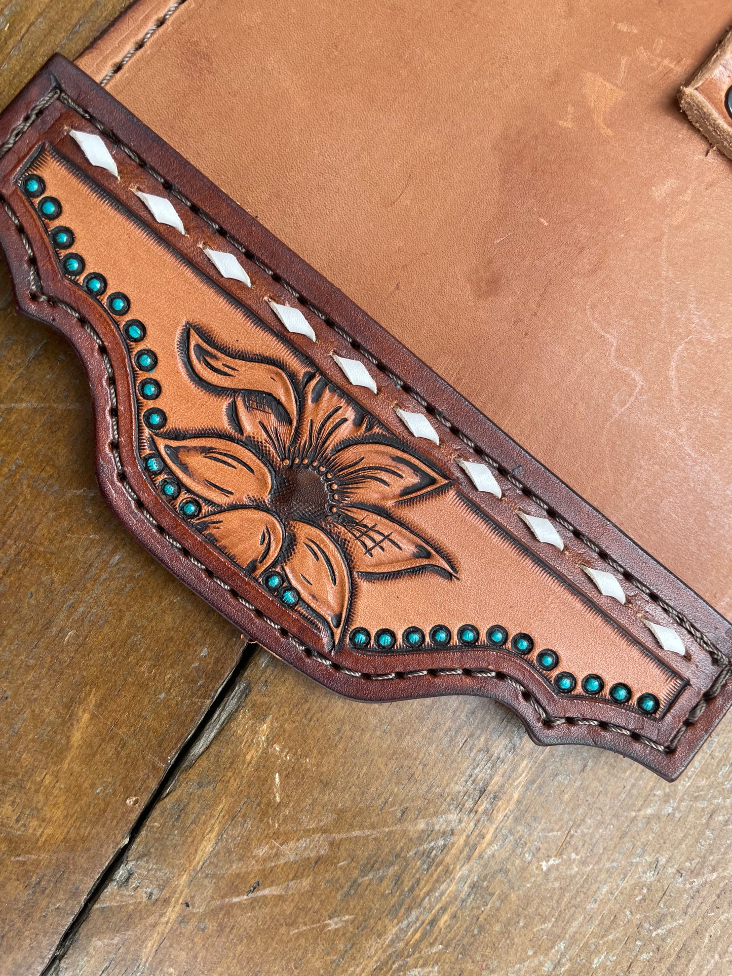 Buckle holder with sunflowers