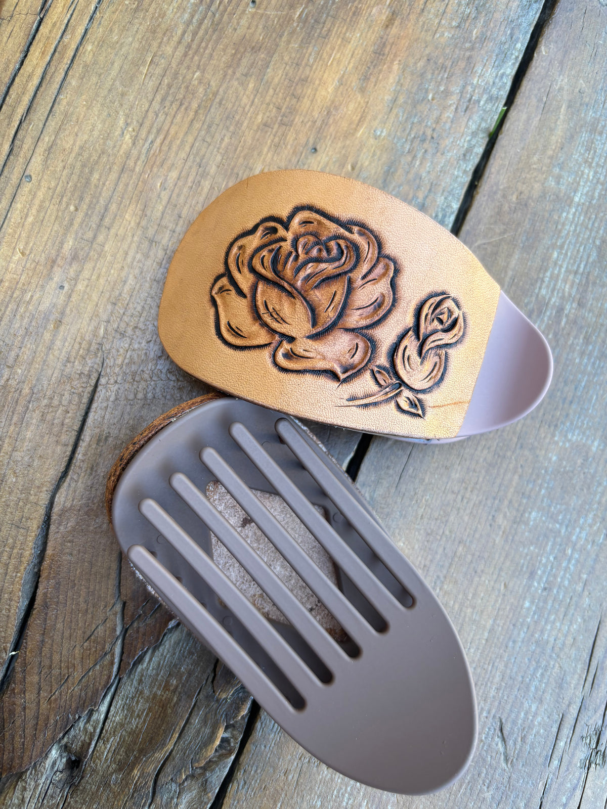 Oval claw clip rose