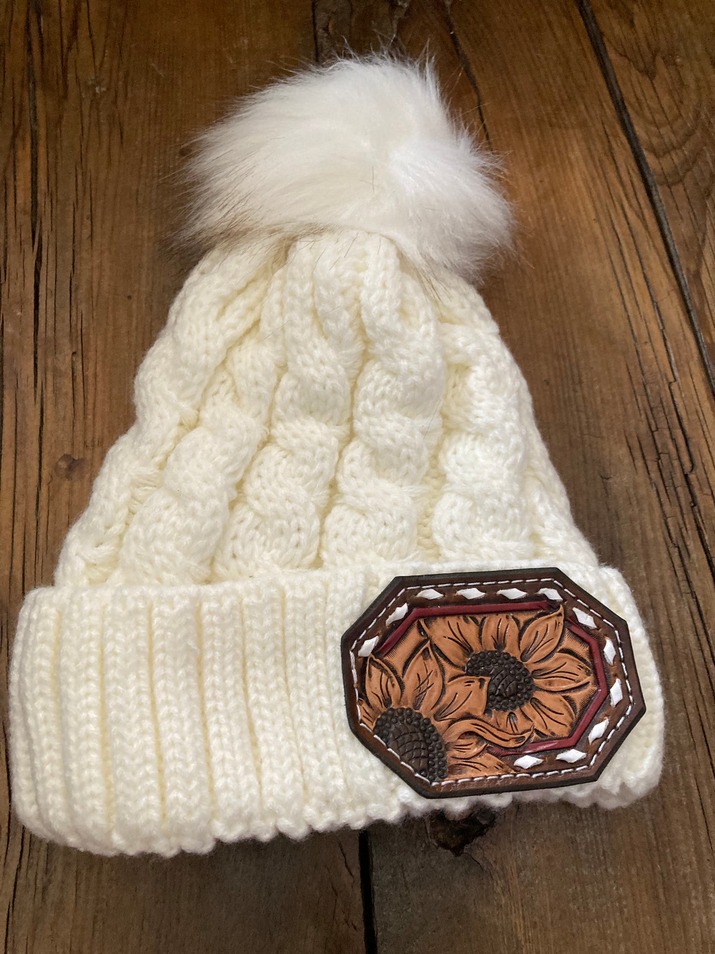 Beanie cream with sunflower leather patch