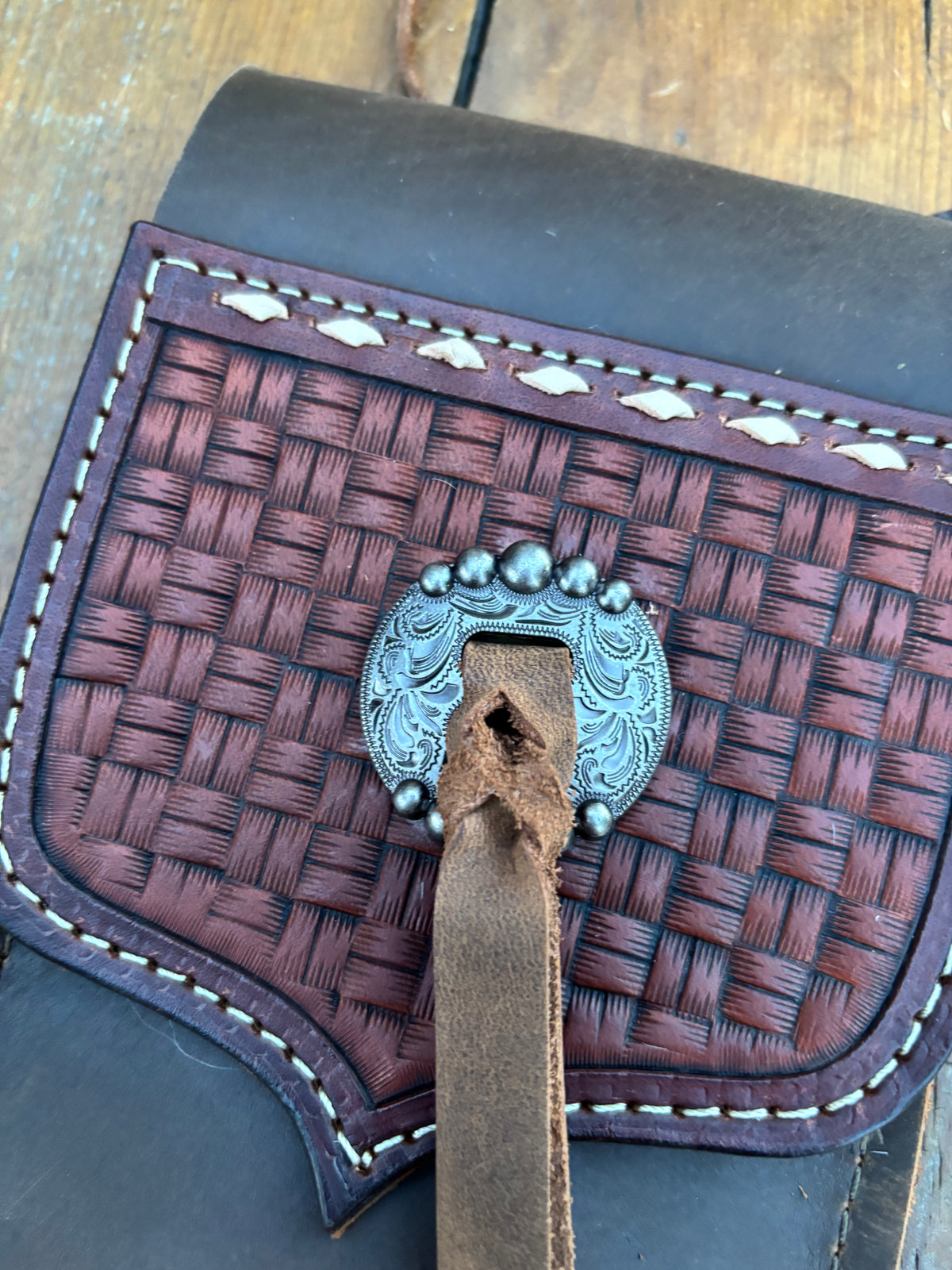 Saddle Pouch cell phone holder