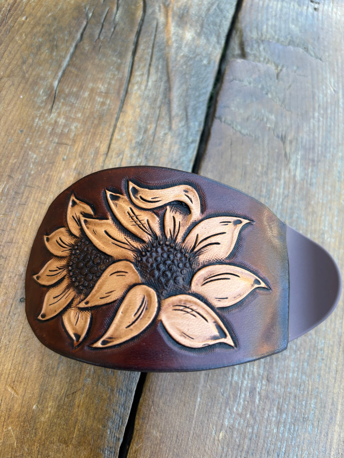 Oval claw clip brown background