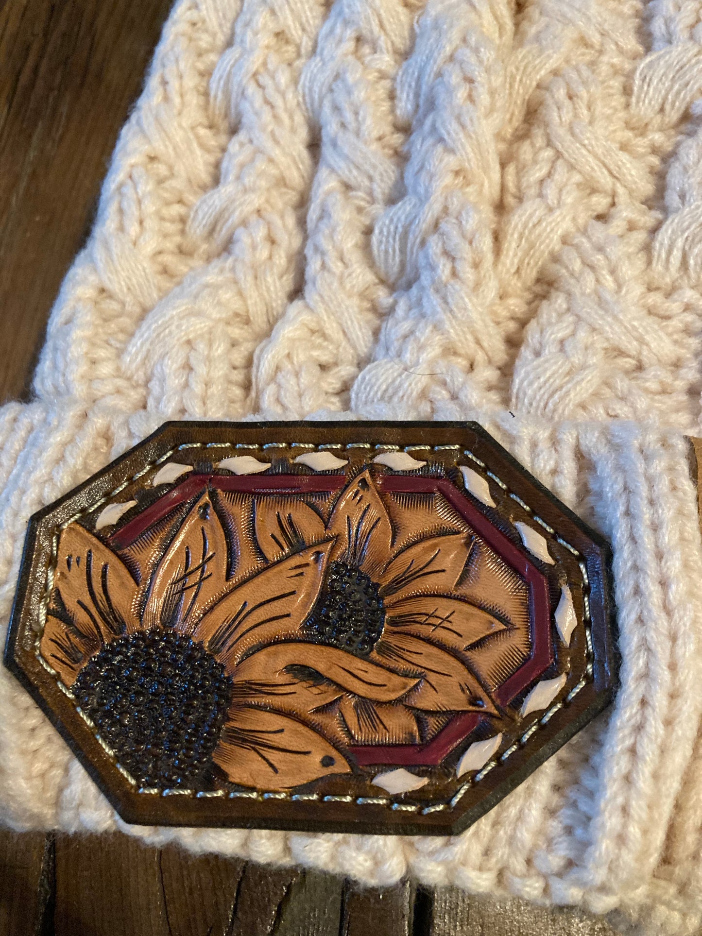 Beanie beige with sunflowers and cream buck stitch