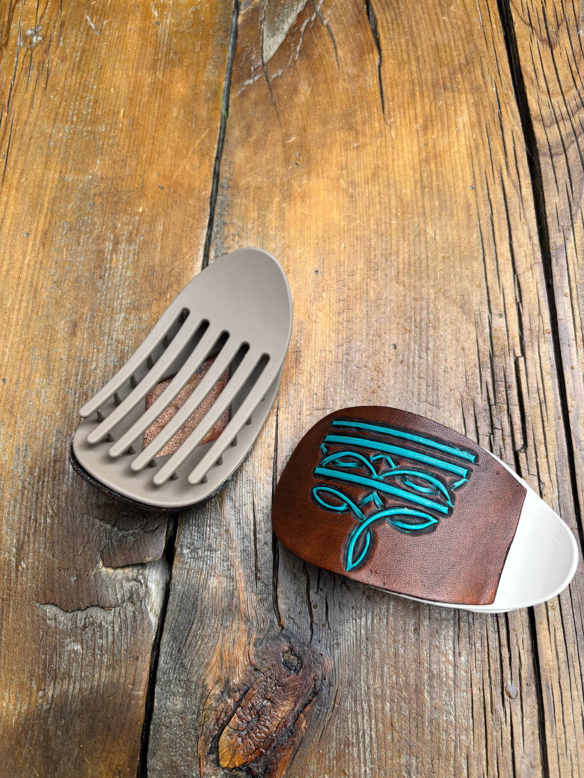 Oval claw clip turquoise boot stitch
