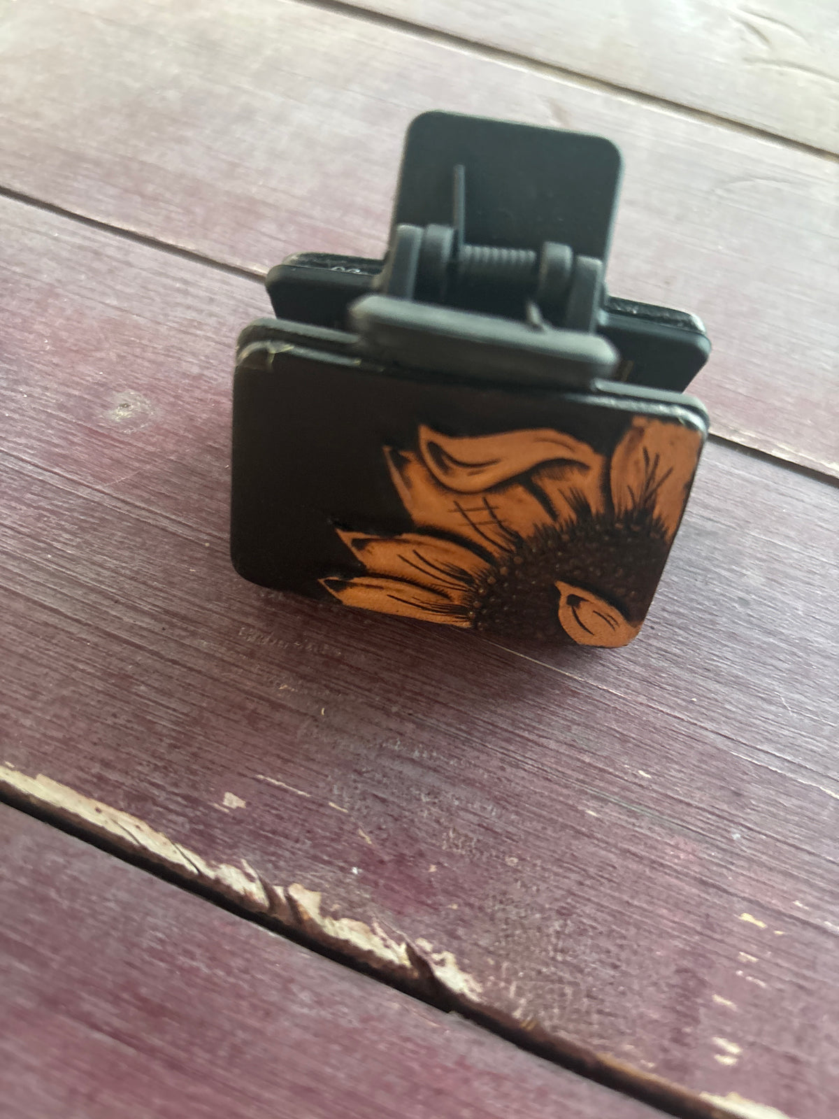 2” Hair clip/Claw clip black with sunflower