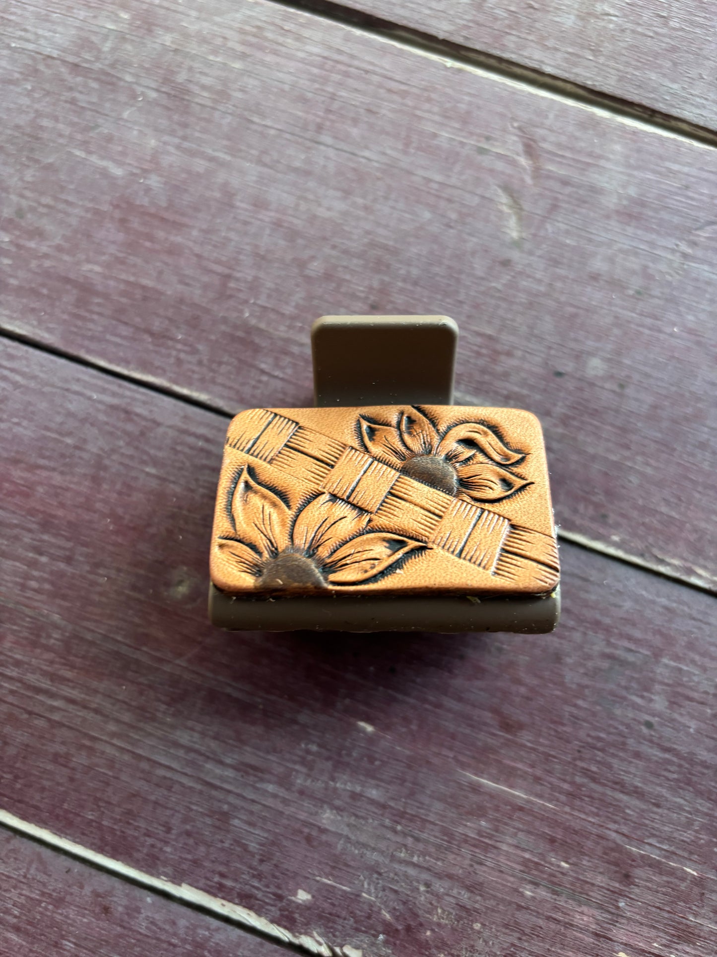 2” Hair clip/Claw with sunflowers & basket weave