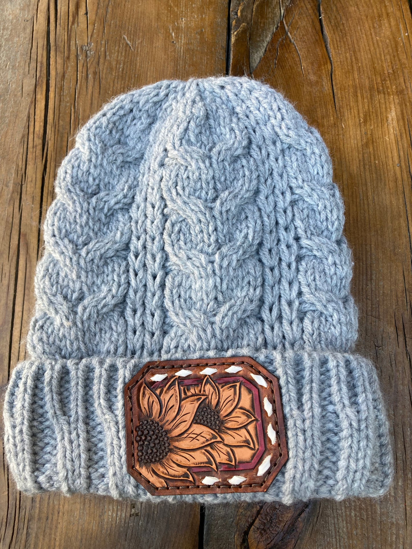 Beanie gray with sunflower and buck stitch