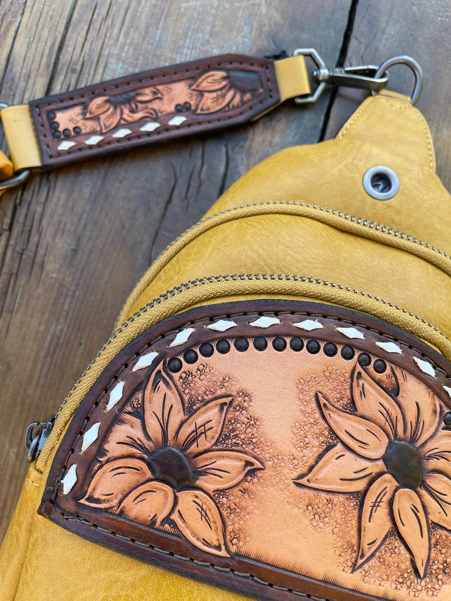 Sling crossbody bag - yellow sunflowers