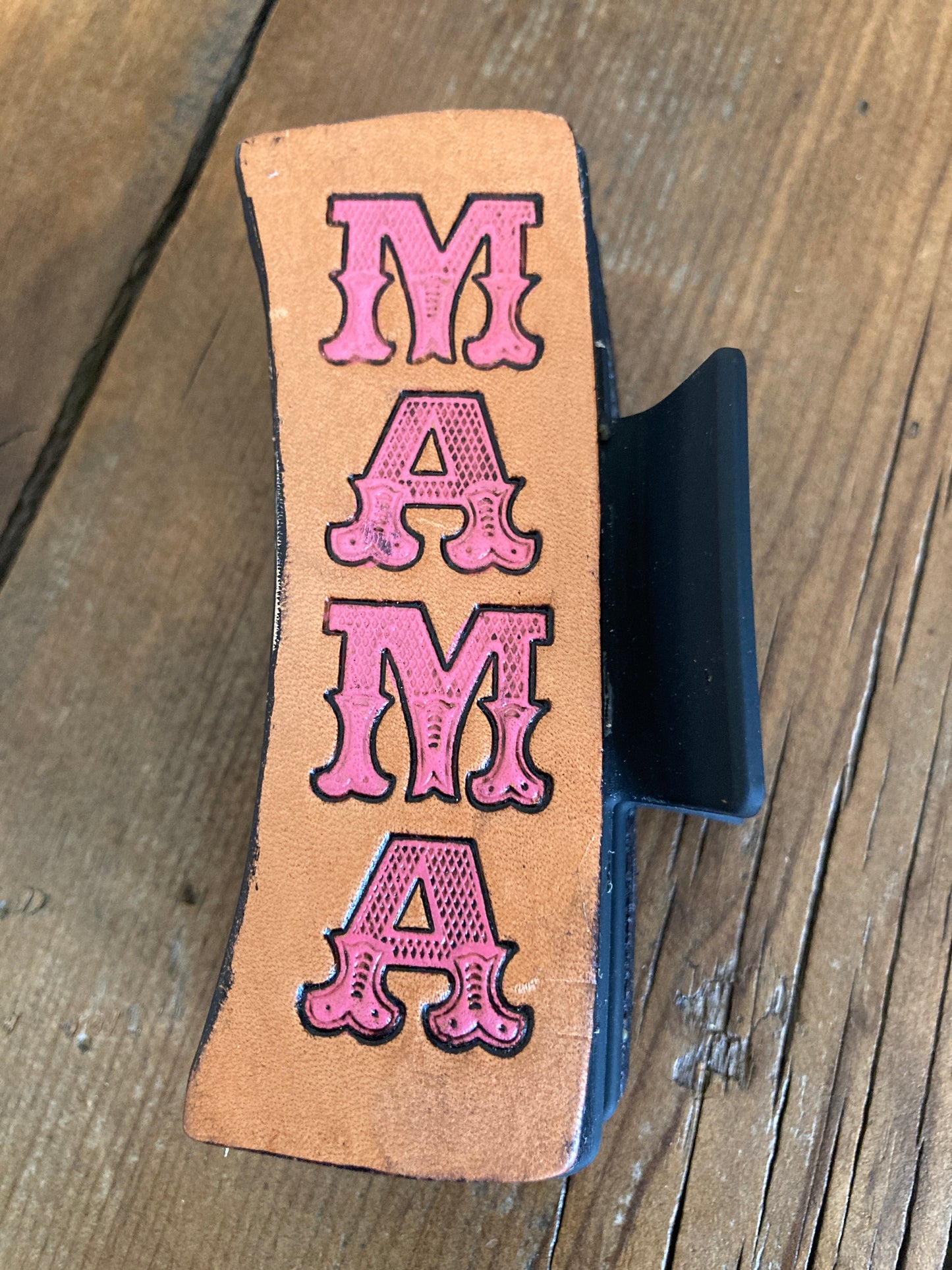 4” Hair clip/Claw clip “Mama” pink